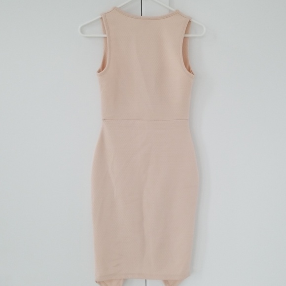 Dress - Picture 2 of 4